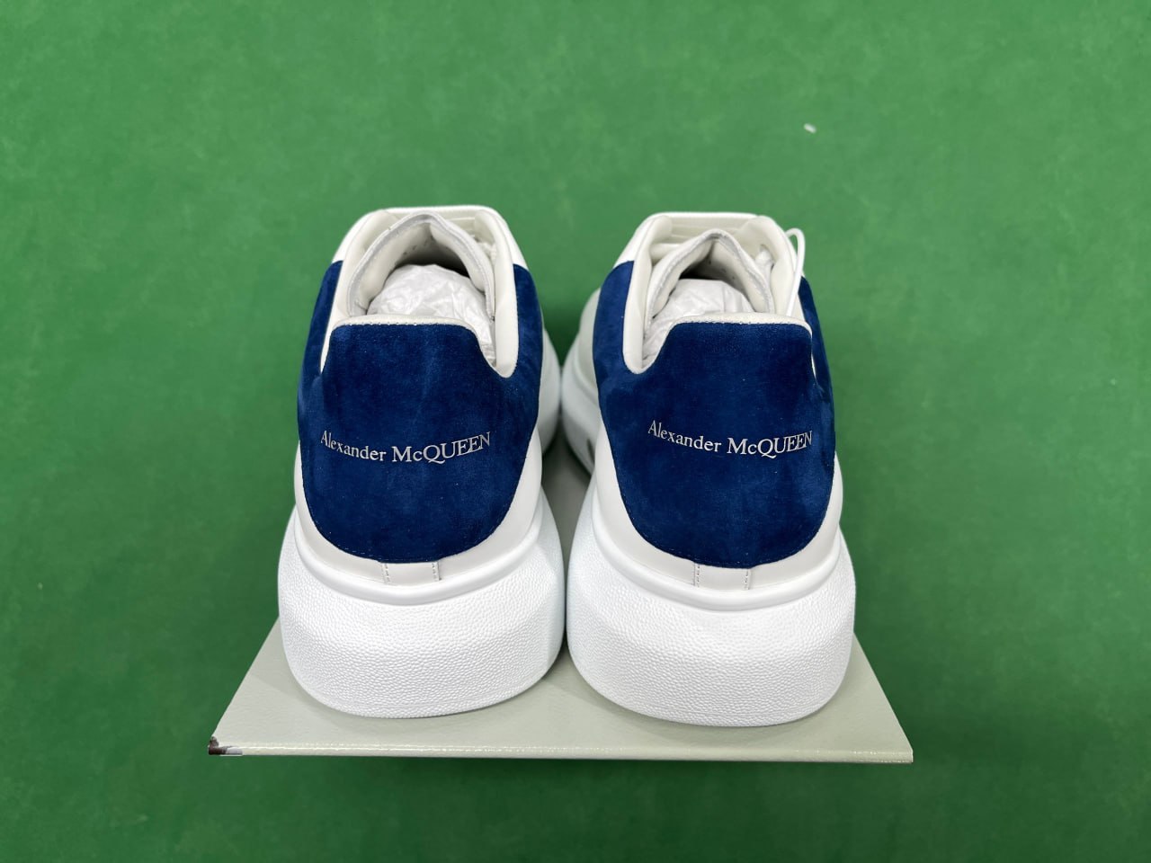 McQueen -2