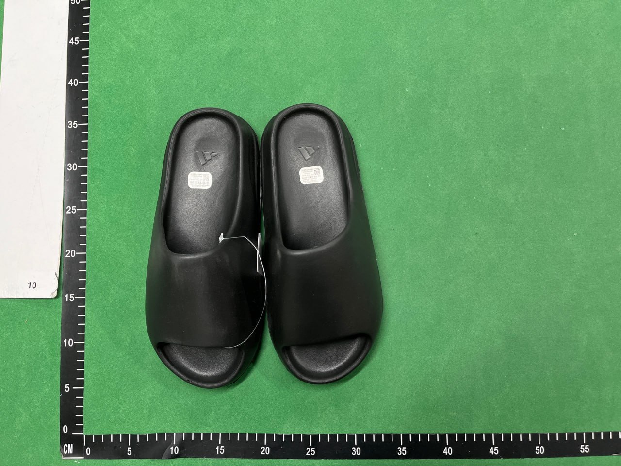 Adidas Yeezy Slide -1