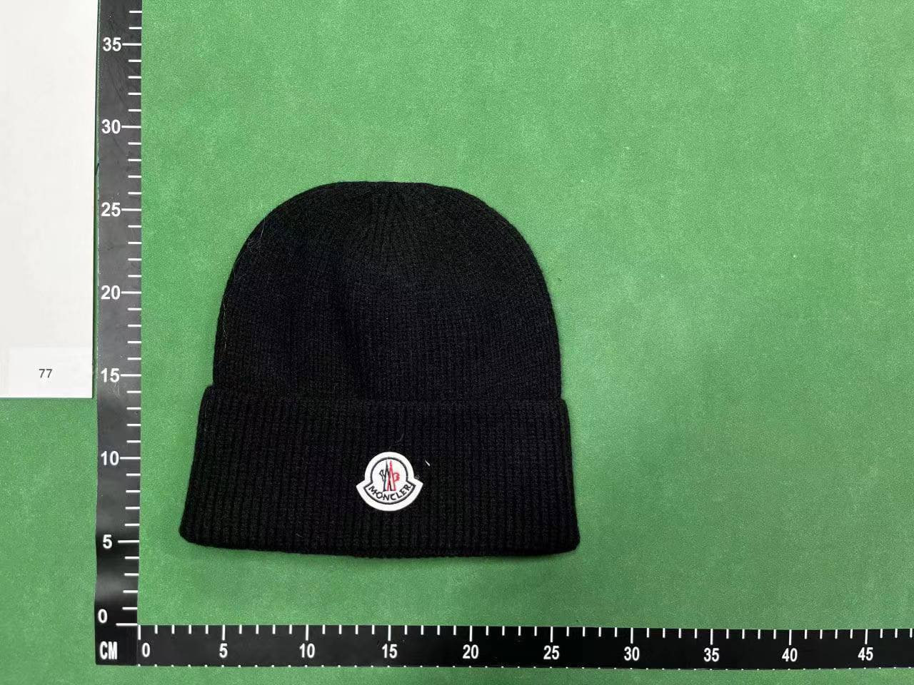 Moncler hat (40 CP) -2
