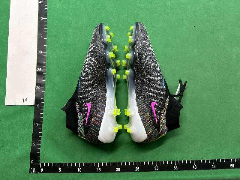 NIKE football boots -2