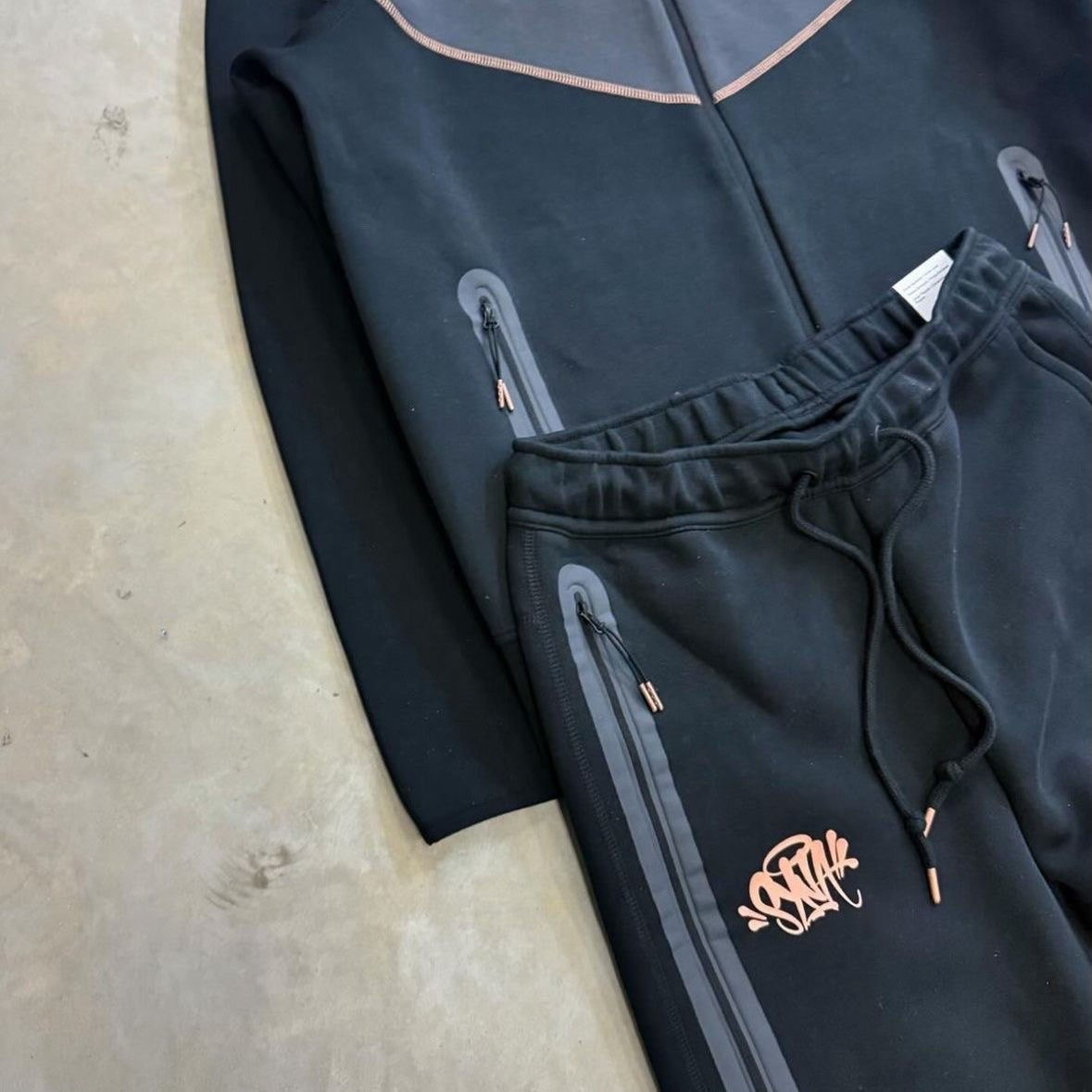 Nike Tech Fleece Hoodie and Joggers Set -2