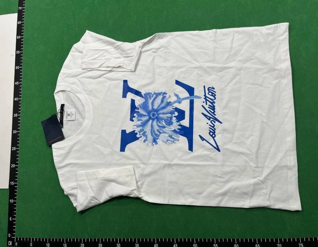 Louis Vuitton LV Graffiti & Graphic Print T-Shirts [40 styles] -4