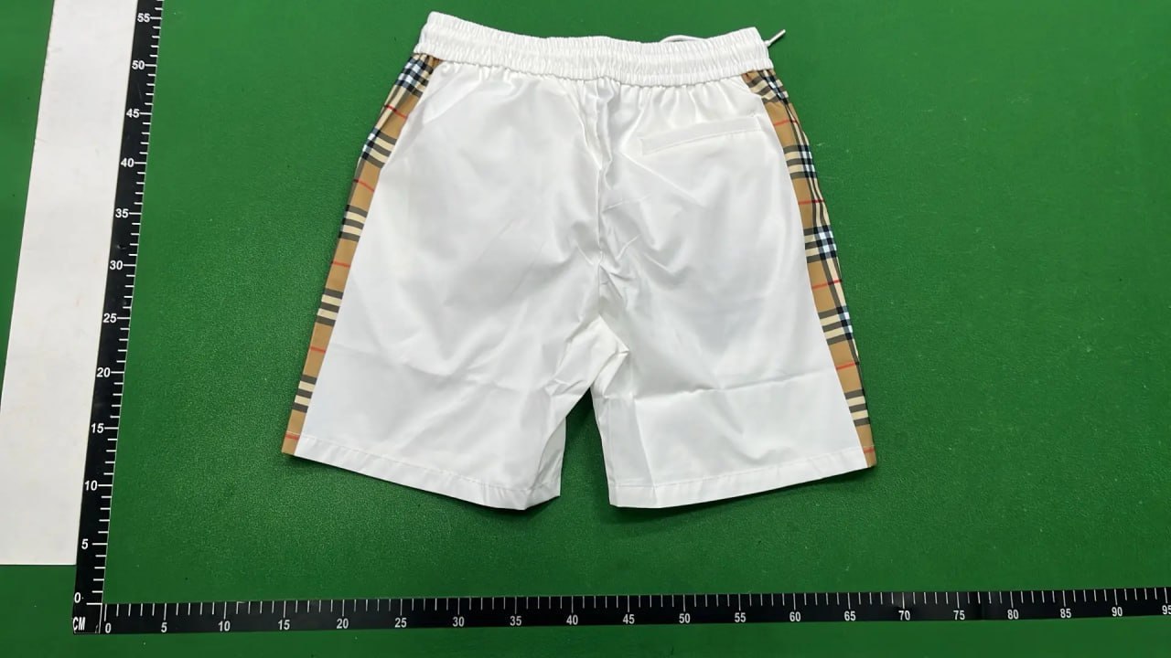 Burberry shorts （35 -4