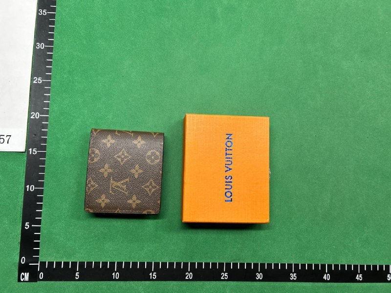 Louis Vuitton /Gucci wallet -3