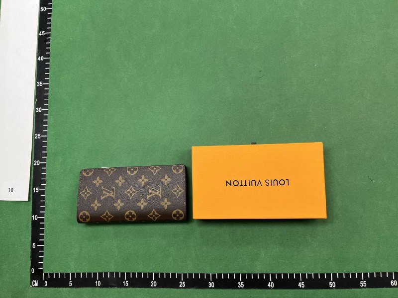 Louis Vuitton /Gucci wallet -4