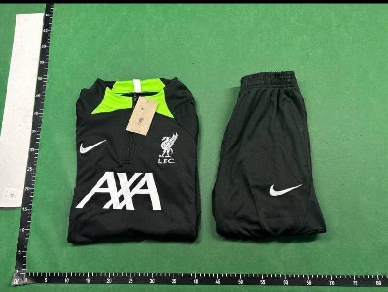 Football suit and jacket (40 CP) -3