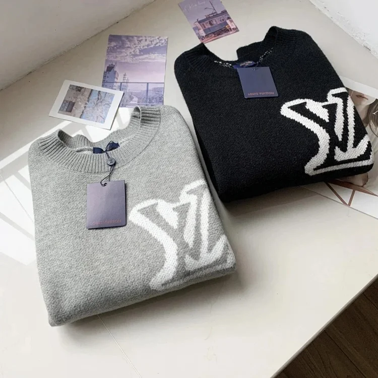  LV sweater
