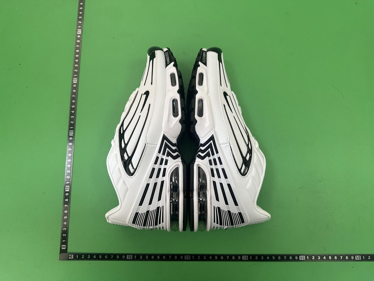 NIKE AIR MAX PLUS ( 40 style OG -3