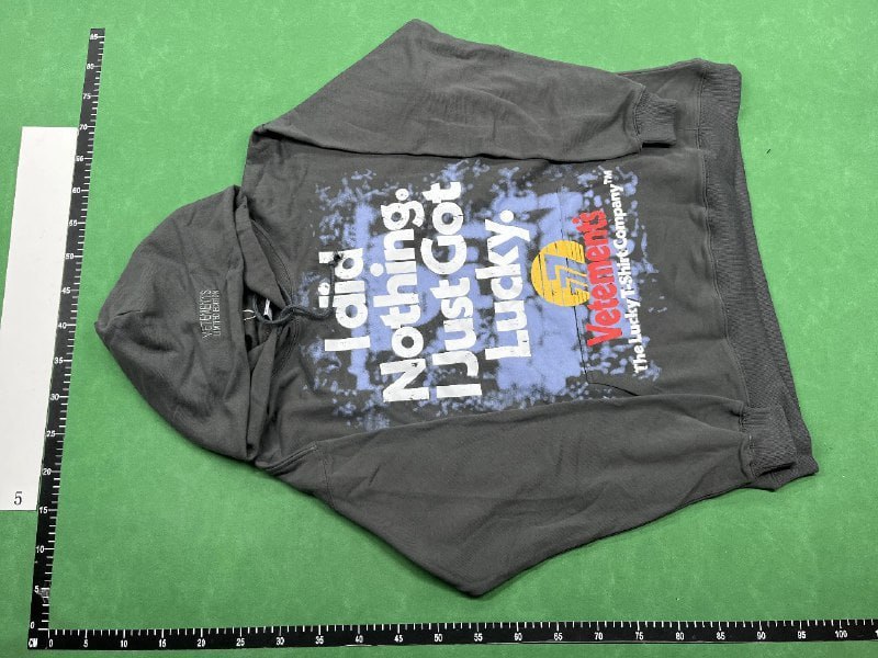 Vetements hoodie (34 CP) -4