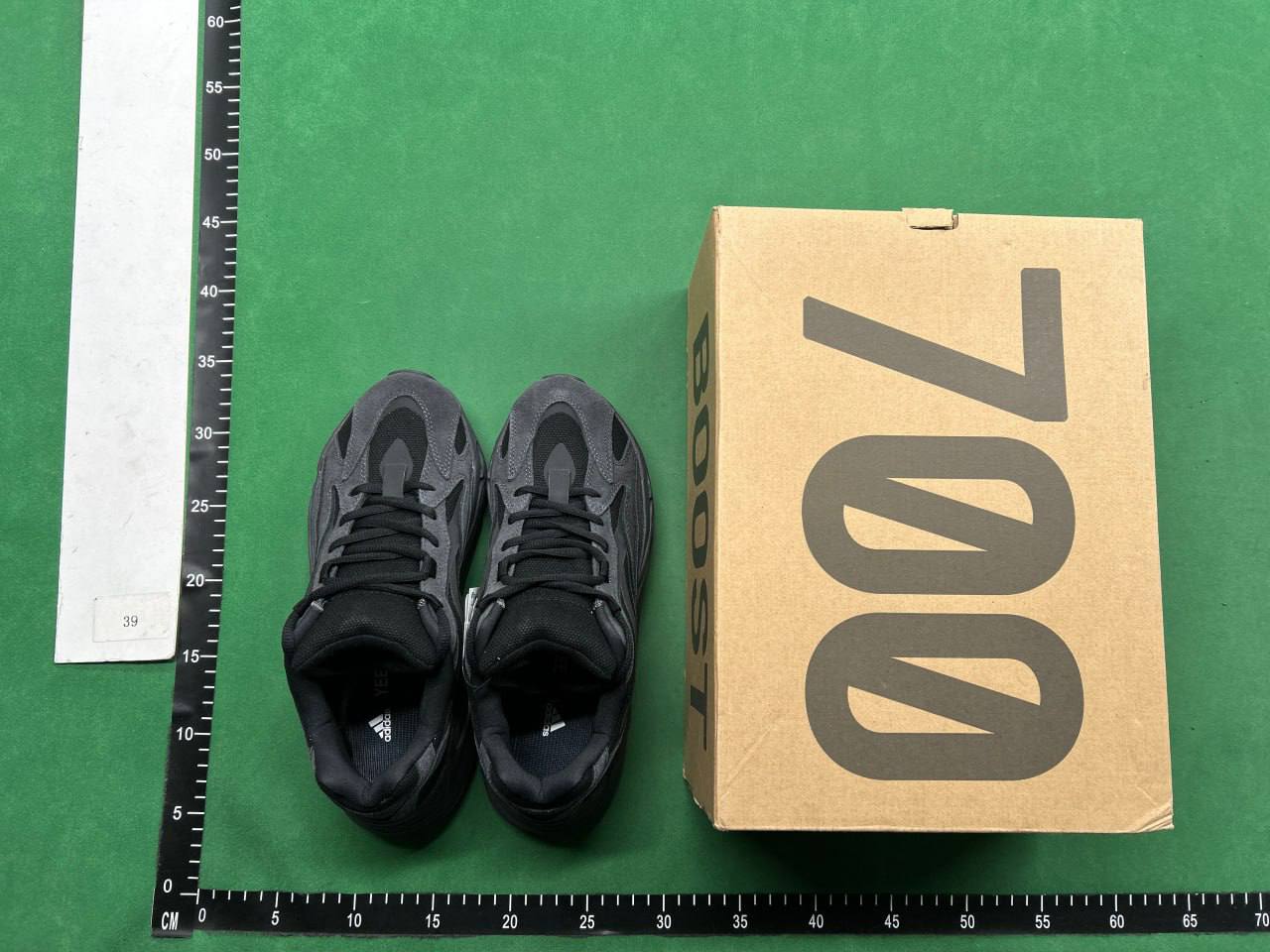 Yeezy boost 700 -5