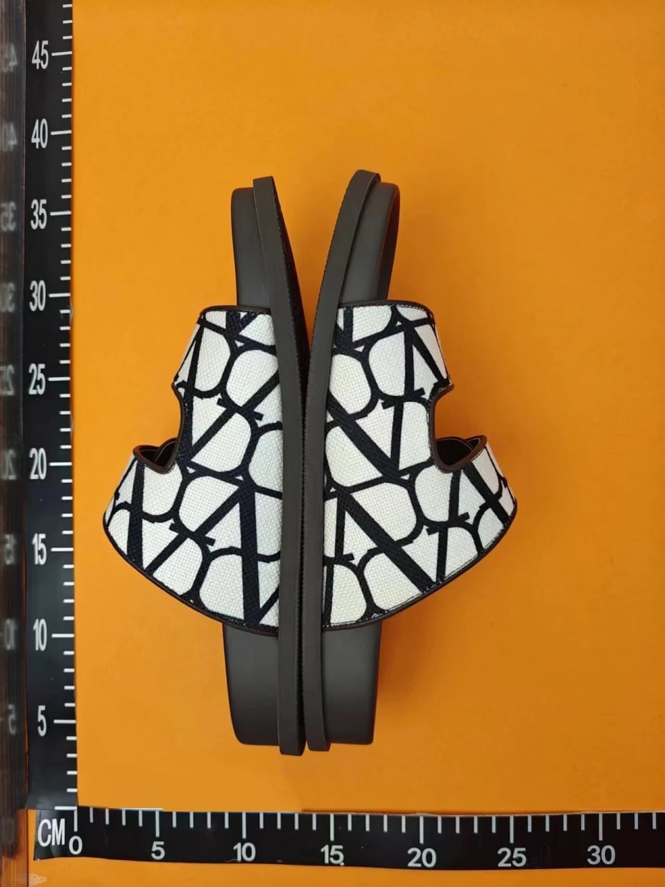 VALENTINO -1
