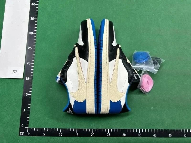 AJ1 X Travis Scott（33+ Styles -4