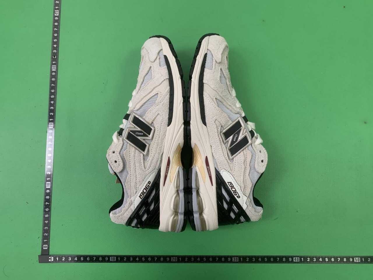 New Balance 19O6D -3