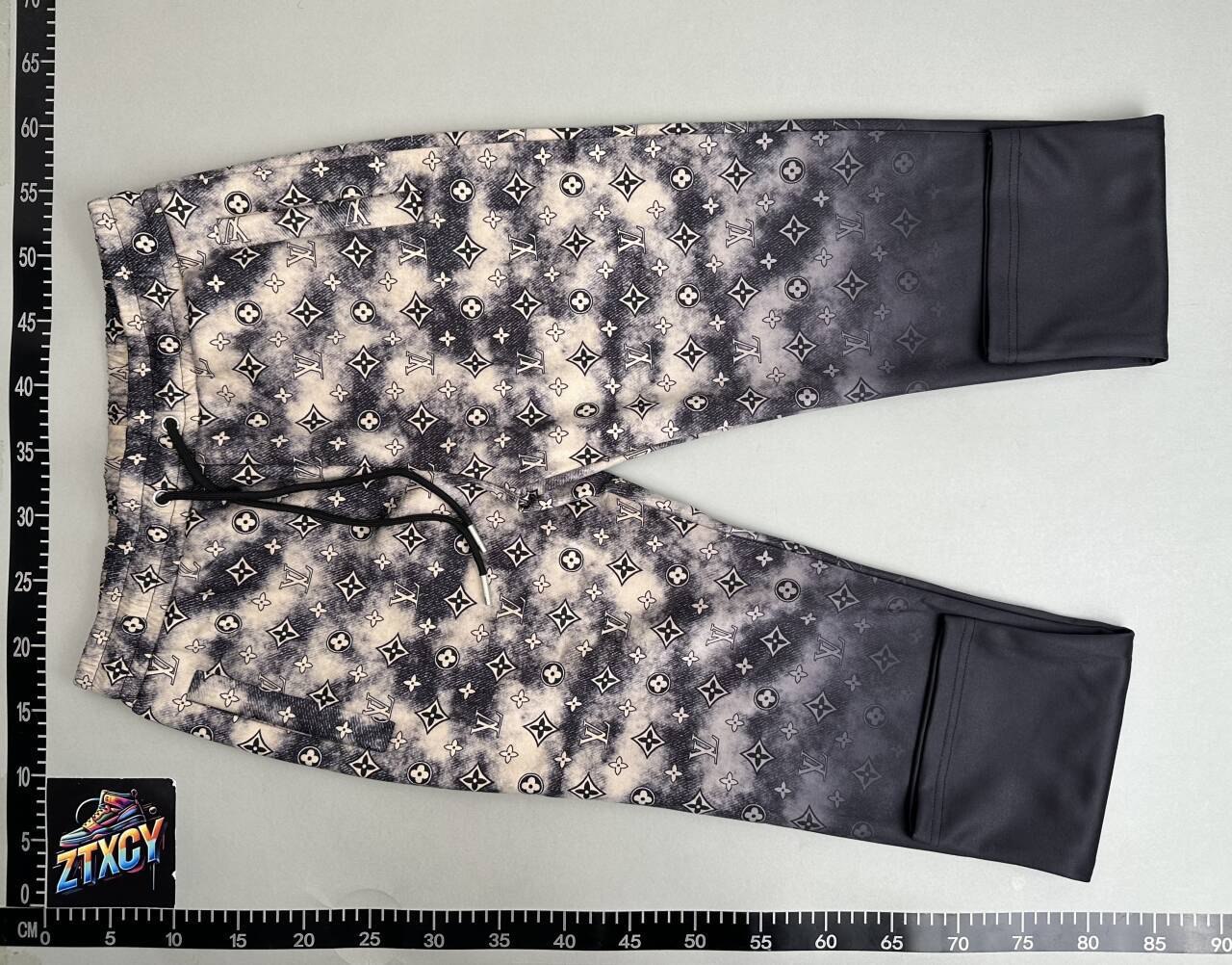 LV Suit -4
